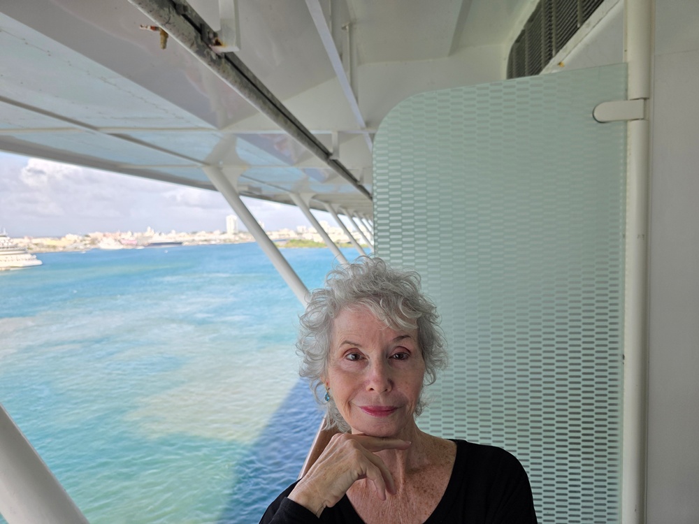 Who is this skinny hot lady?!?