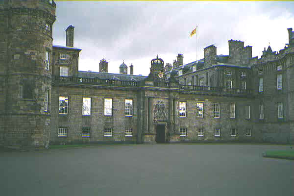 palace1.jpg (63998 bytes)