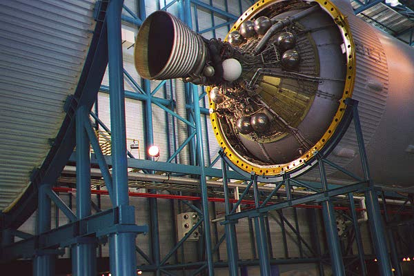 s5mid.jpg (52839 bytes)